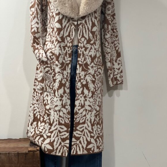 Sweater coat with faux fur collar - Picture 2 of 7